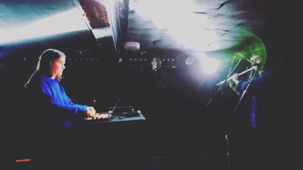 SASSY 009 – ‘Are you leaving’ – Deep and dark electro-pop with a&nbsp;voice