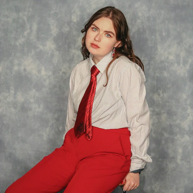 Ellie Bleach – ‘Leave Me Alone’ – A love-struck pop&nbsp;nugget.