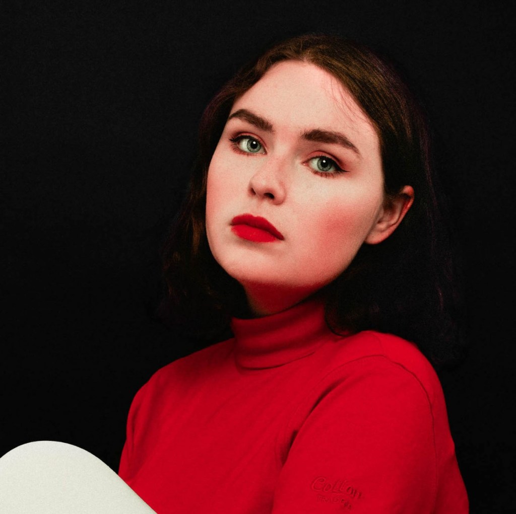 Baroque pop Londoner Ellie Bleach shares new&nbsp;single