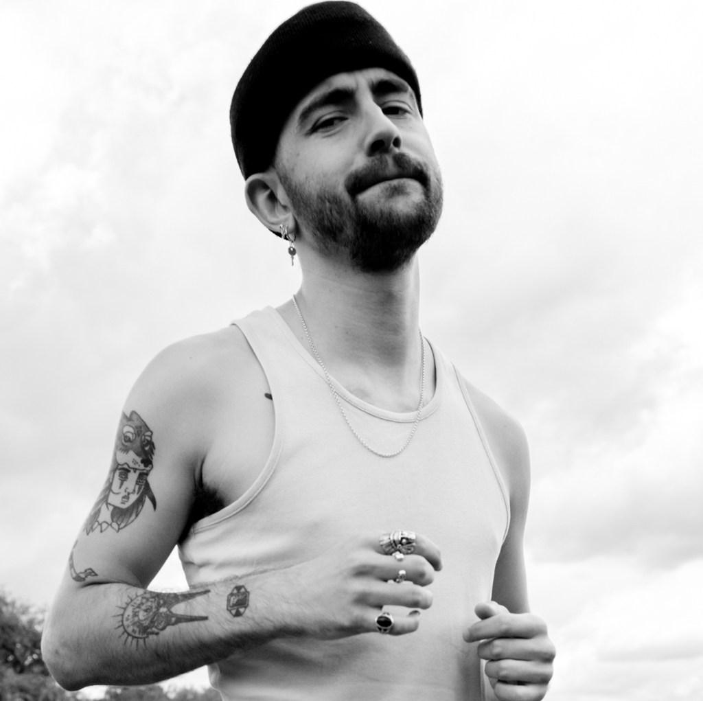 Ian Charles Carter unveils stunning visual for ‘Gold&nbsp;Blood’.