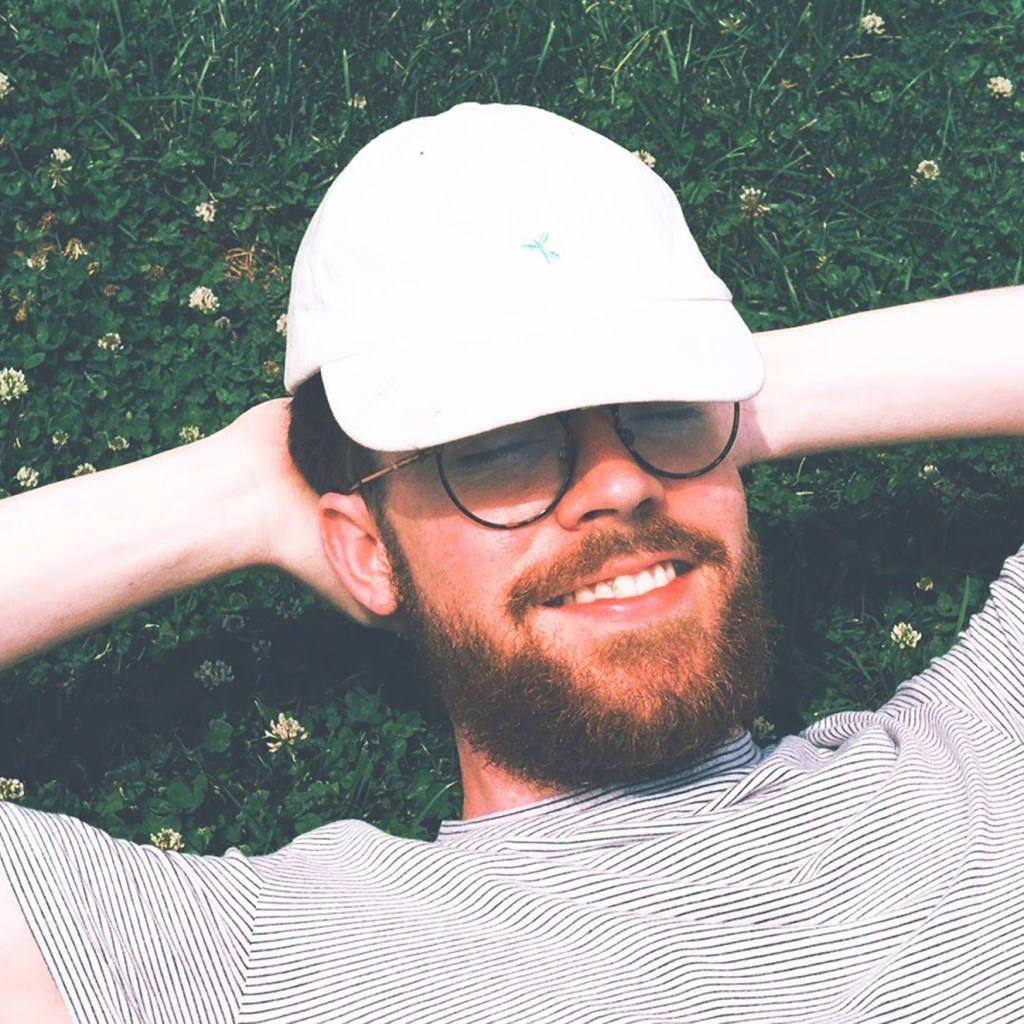 NYC lo-fi hero JW Francis shares buoyant debut LP ‘We Share a Similar&nbsp;Joy’.