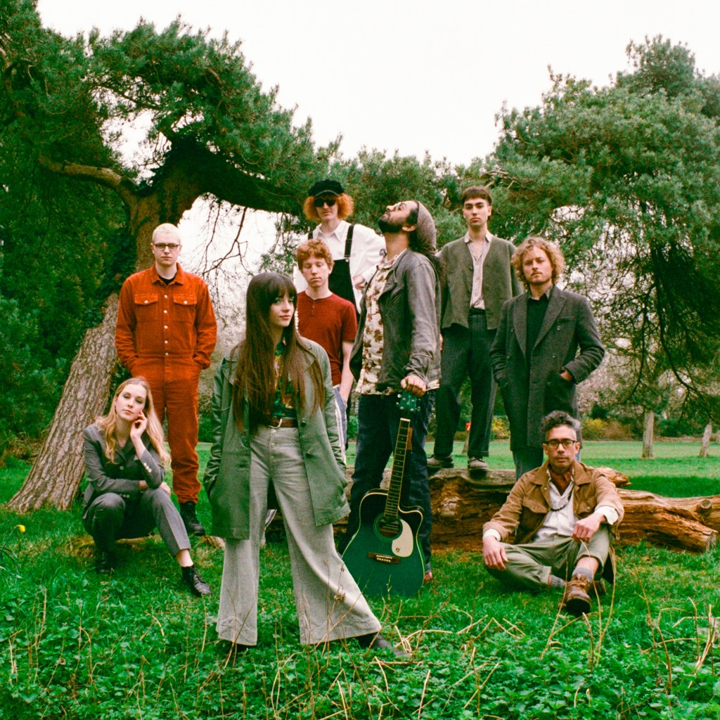 Mandrake Handshake share the swirling psychedelia of ‘Monolith’.