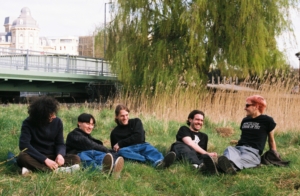 Bristol quintet DAMEFRISØR take it to new limits on ‘Do You Think I’m Special?’ via Permanent&nbsp;Creeps.