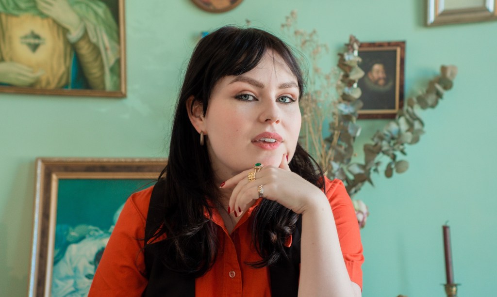 Ellie Bleach brings together the sleaze and glamour of modern living on ‘Doing Really Well,&nbsp;Thanks’.