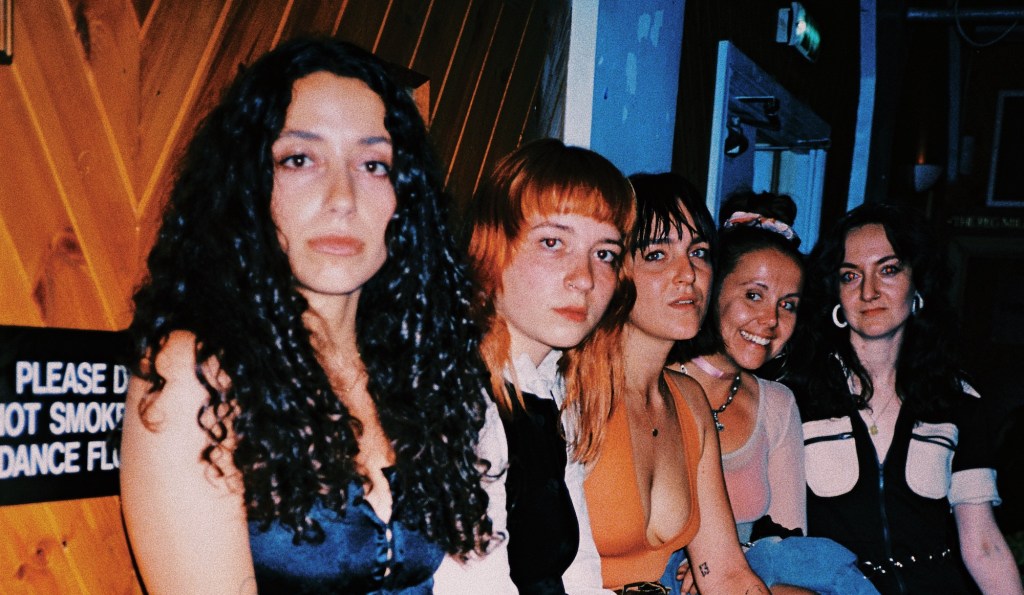 Platypus Complex leave no punches pulled on sizzling desert-psych debut ‘Snake&nbsp;Charmer’.