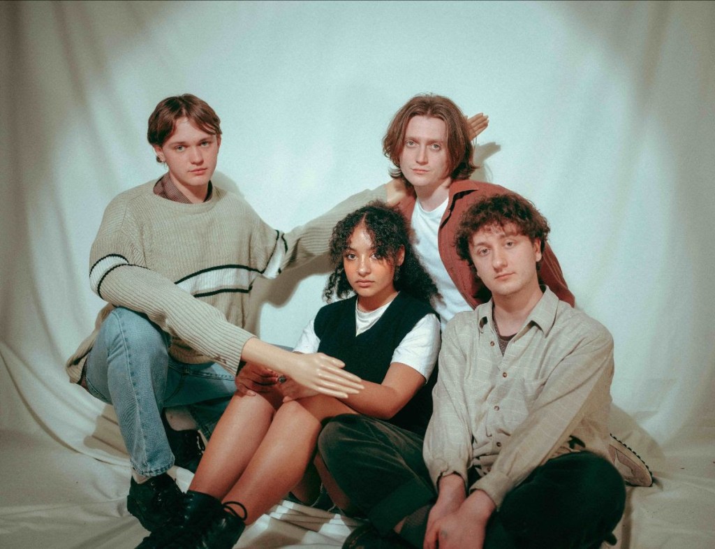 English Teacher offer a tender chaos on debut EP ‘Polyawkward’.