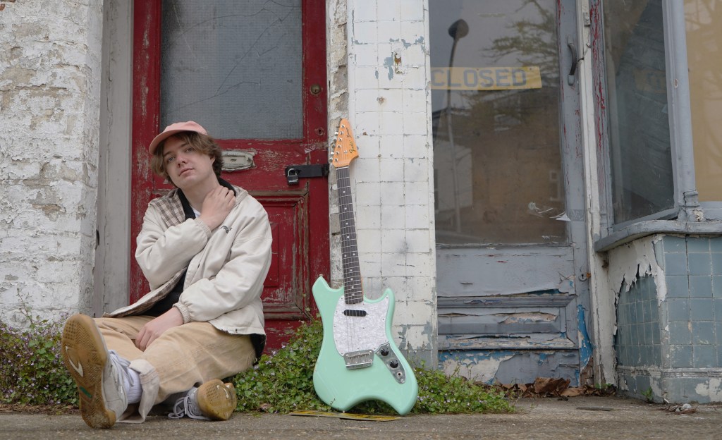 London’s Rainn Byrns shares bedroom pop earworm ‘Never Ending&nbsp;Story’