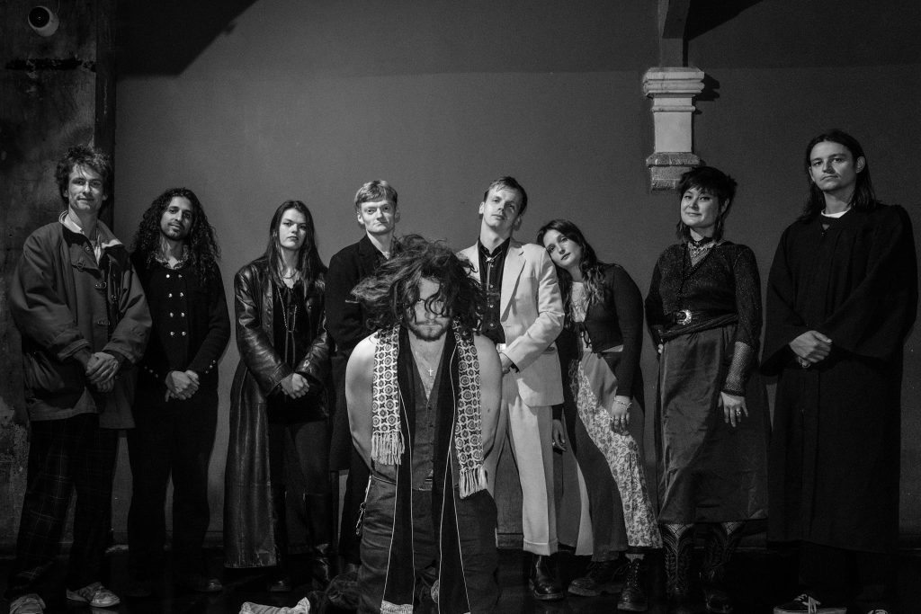 Bishopskin call upon Ukranian folk music and Latin hymn on ‘Stella&nbsp;Splendens’.