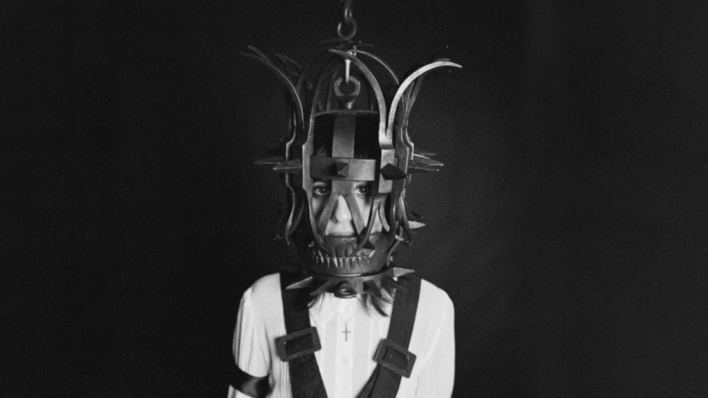 Heartworms announces debut album with new single&nbsp;‘Warplane’.