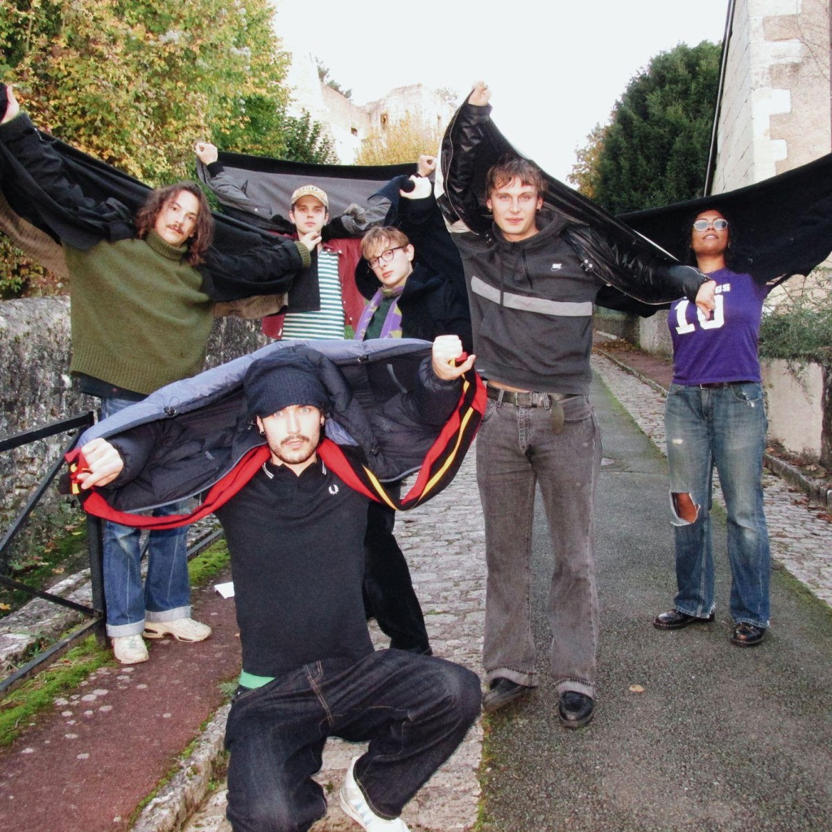 Bathtime Sounds announce War Child fundraiser ft. Ugly, mary in the junkyard and&nbsp;more.